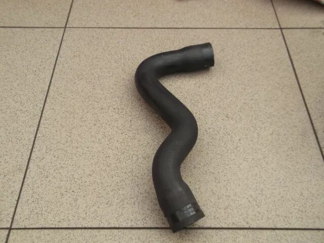 Zbp2w0 патрубок рециркуляции. Патрубок рециркуляции. 1628pn патрубок egr. Zbp2w0 патрубок рециркуляции. Силиконовые шланги на интеркулер.