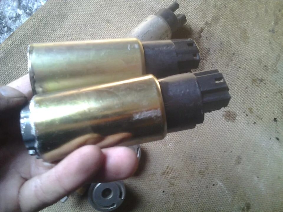 Бензонасос honda accord. Бензонасос honda accord 7. Топливный насос хонда аккорд 7. Гофрированная трубка на топливный насос хонда аккорд. Бензонасос honda accord.