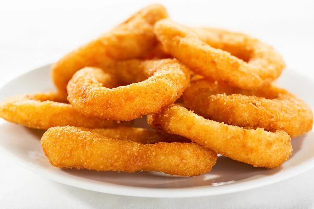 Луковые кольца во фритюре. Лук фри криспи. Луковые кольца. Кольца кальмара во фритюре. Луковые кольца во фритюрнице рецепт.