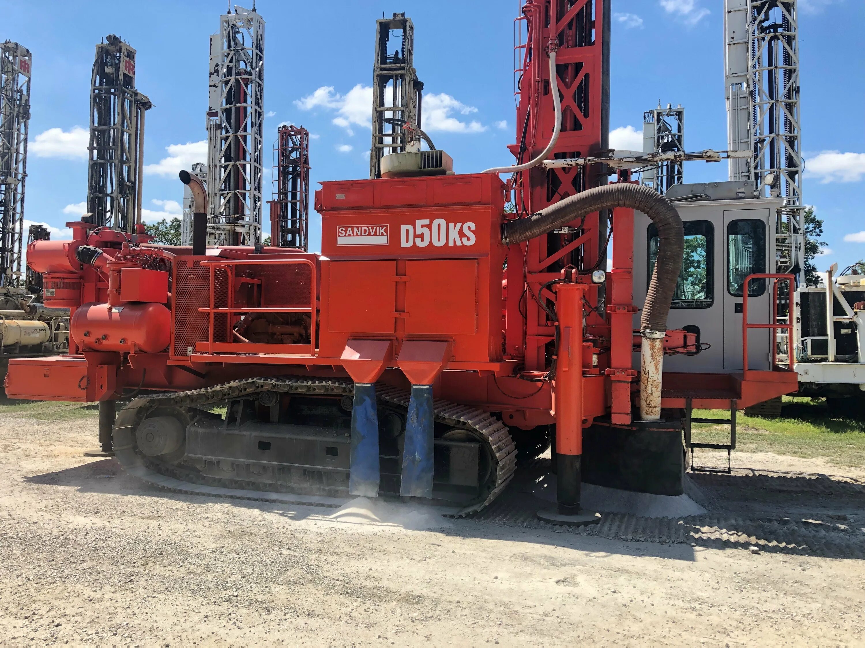 Буровая sandvik. Sandvik d50ks. Буровой станок Сандвик д50кс. Sandvik d50ks, DM - 45. D50ks буровой станок.