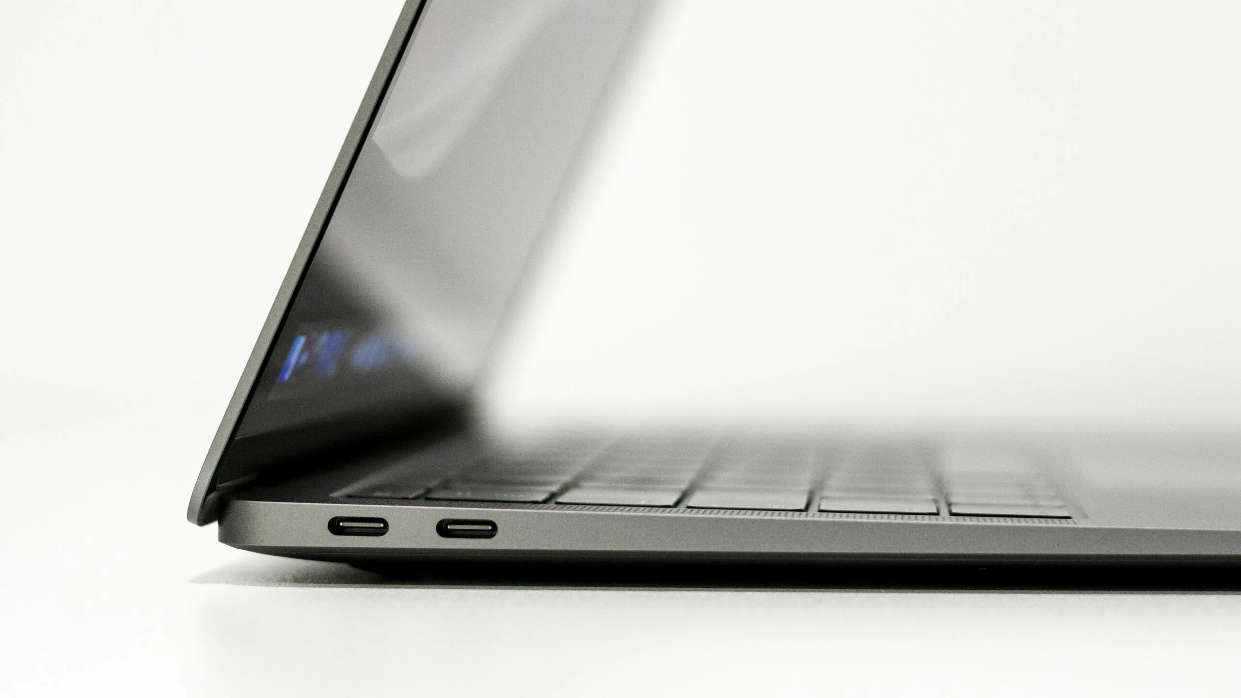 Apple macbook pro 13 mid 2017. Дата выхода макбуков. Таблица моделей macbook air. Apple macbook pro 14 m1 pro. Apple macbook pro 2022.