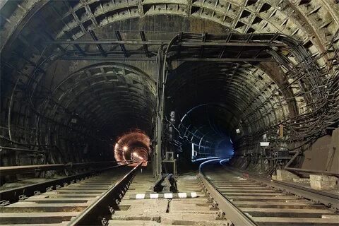 Станция метро внутри