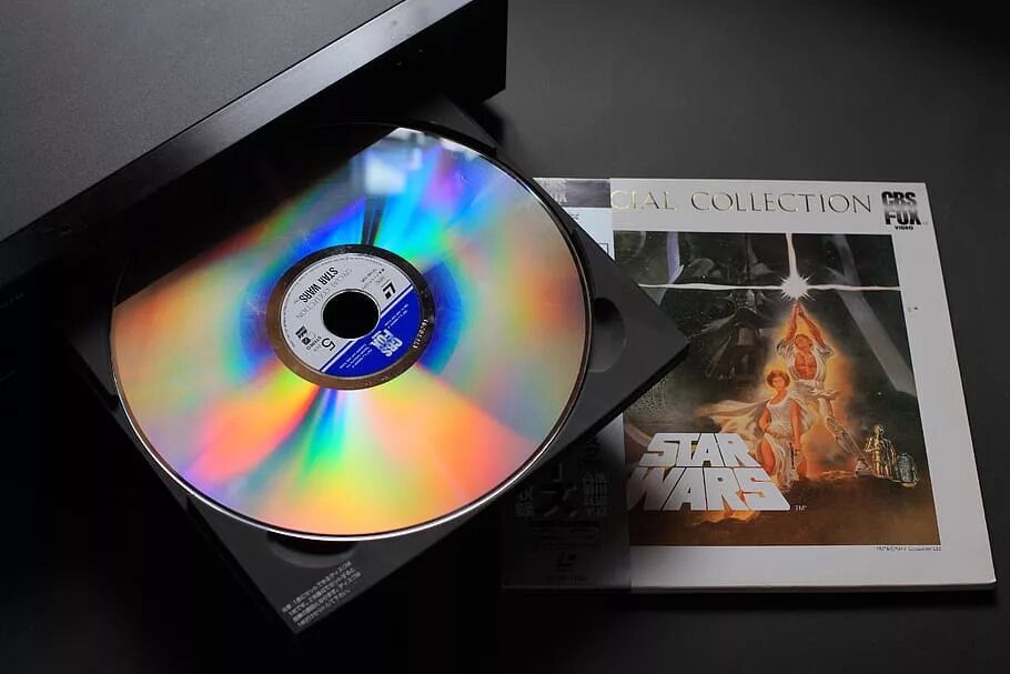 Компакт диск является. Компакт диск. компактный диск. cd dvd диски. первые лазерные диски.