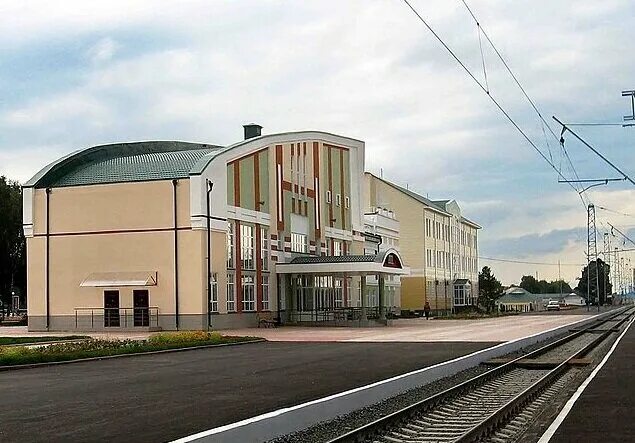 Промышленная, железнодорожная станция, Привокзальная ул., 32, п. г. т. Промышлен