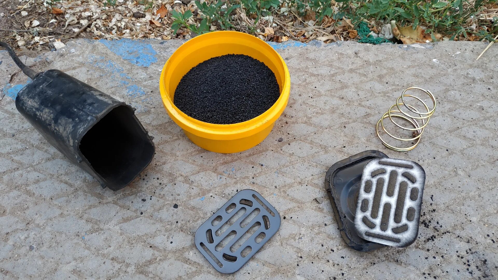 Адсорбер сузуки витара 2008. Адсорбер эскудо. Адсорбер рено логан 1. Абсорбер сузуки гранд витара 2000. Клапан адсорбера мерс 210.