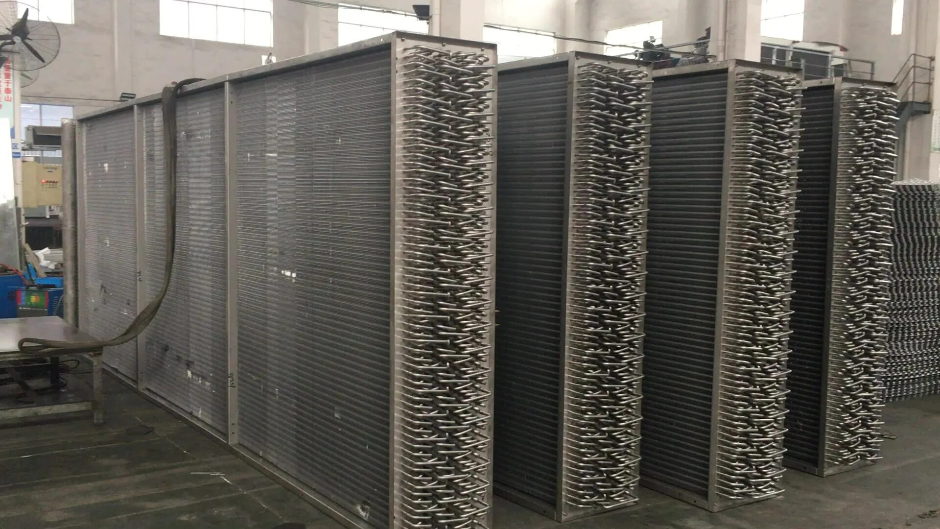 Теплообменник alfa laval ach-500dq-102h. Пластинчатый испаритель для чиллера. Теплообменник фреон вода 10 квт. Водяной канальный охладитель lessar lv-cdcw 400-3. Испаритель из нержавейки.