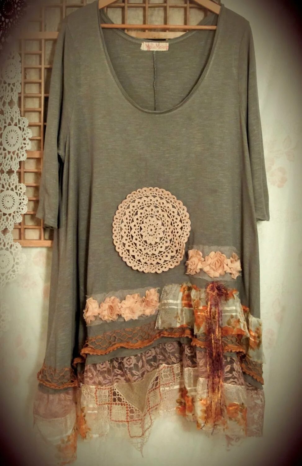 Материал бохо. Бохо стиль украшения аксессуары. Туника muxin-928 бохо-стиль. Вязаная юбка в стиле бохо. Переделка одежды в стиле бохо.