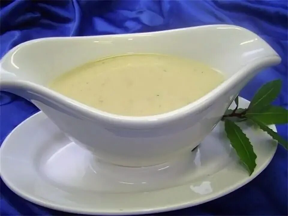 Французский соус бешамель. Молочный соус для лазаньи. Соус бешамель состав. Ленивый соус бешамель. Как выглядит соус бешамель.