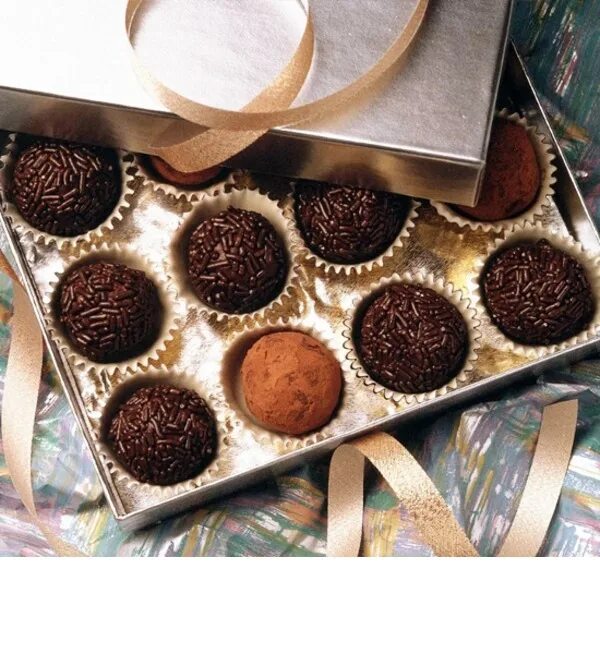 51 Awesome Engagement Gift Ideas For Couples Homemade chocolate, Chocolate molds
