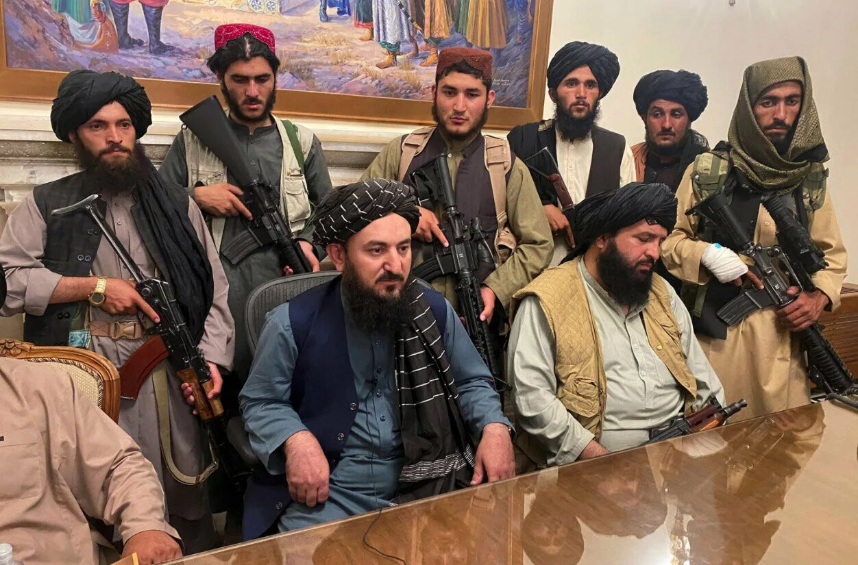 Талибан признан террористической. Афганистан новое правительство Талибан 2021. Талибы Афганистан 2021 захват. Талибы у власти в Афганистане.