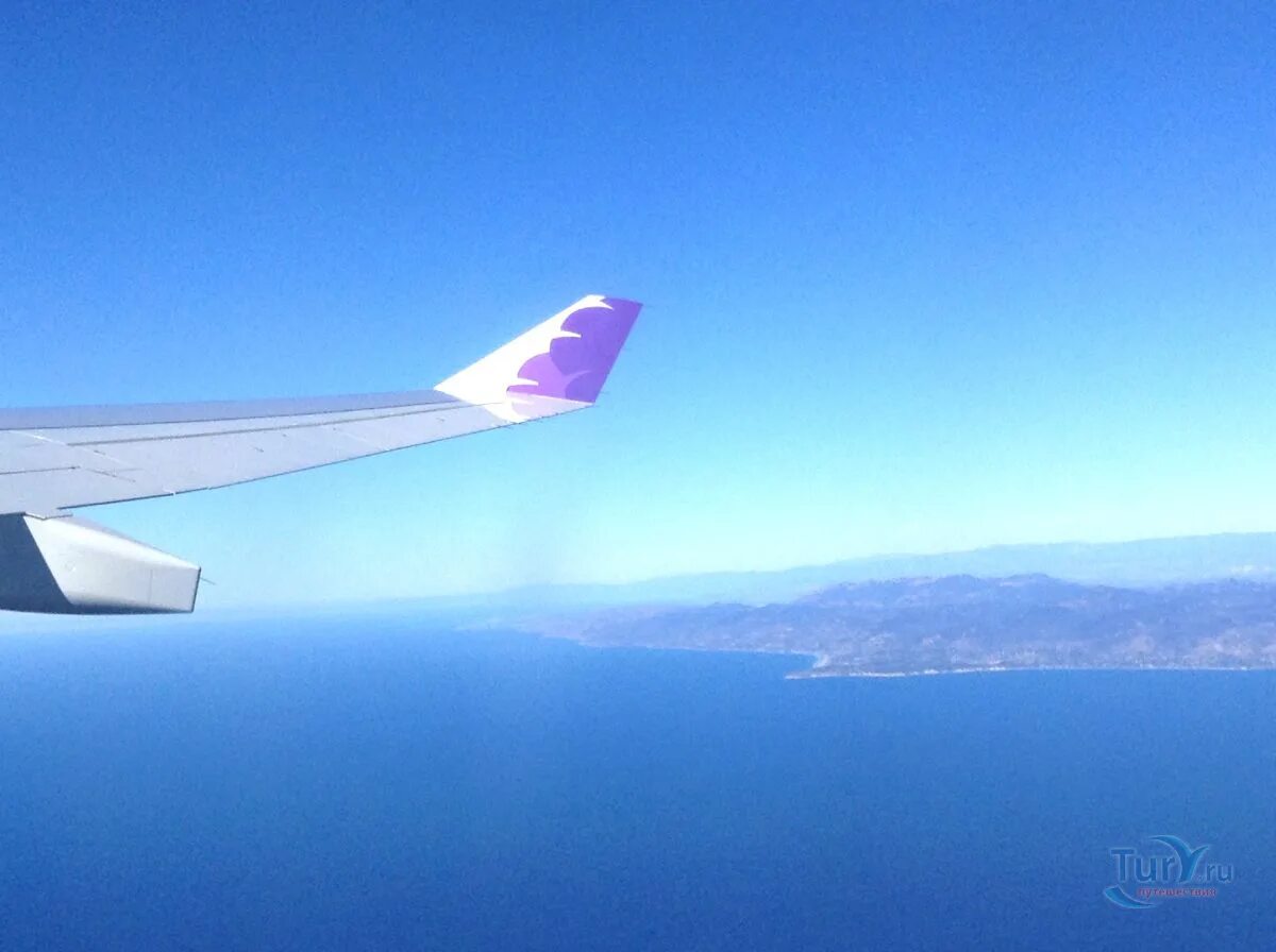 самолет над водой. движения самолётов над тихим океаном. летают ли самолеты над тихим океаном. летают ли самолеты над тихим океаном. маршруты полёта самолётов над тихим океаном.