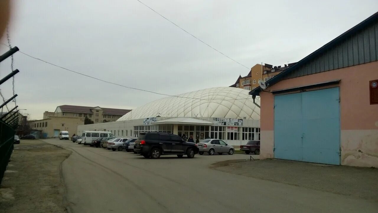 Улица ставропольская черкесск. Купол Черкесск. ФОК купол Черкесск. Спорткомплекс купол в Карачаево-Черкесии. Канзавод купол КЧР.