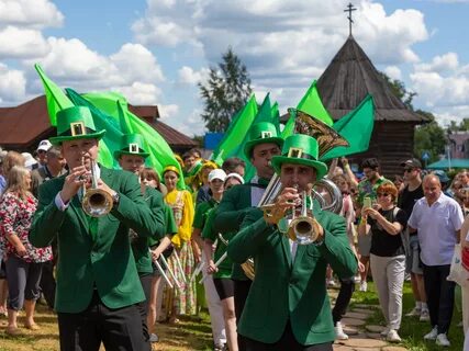 Отметили день огурца