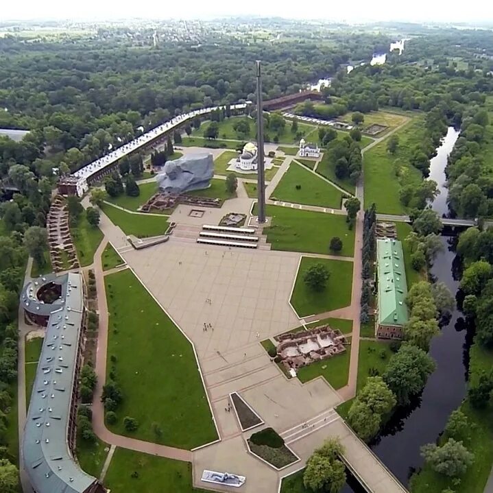 Мемориальный комплекс Брестская крепость-герой. Белоруссия Брестская крепость. Мемориал Брестская крепость вид сверху. Крепость Брест вид сверху. Брест со