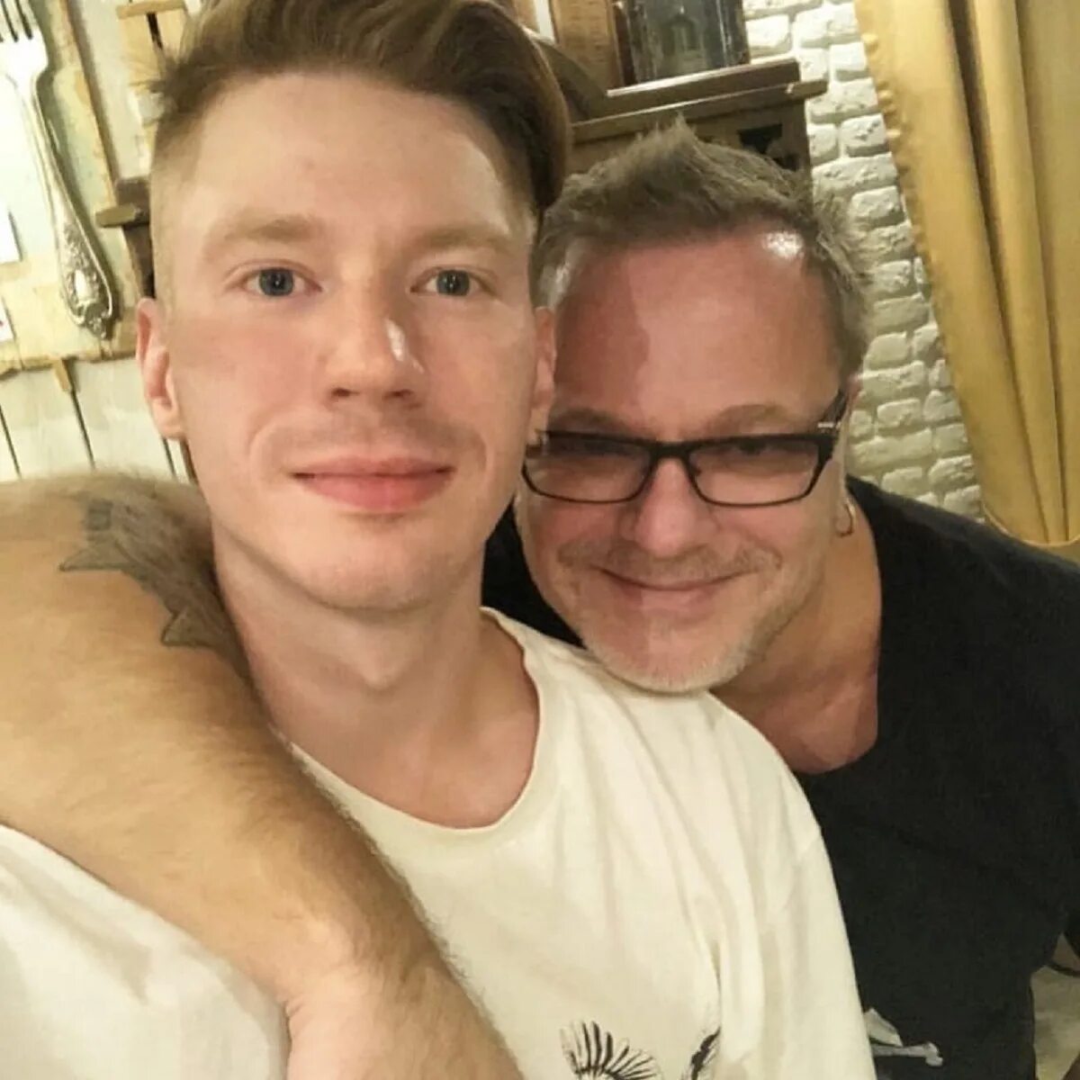 Сын младший сын старший. Сын младший сын старший. Сын младший сын старший. Сын младший сын старший. Сын младший сын старший.