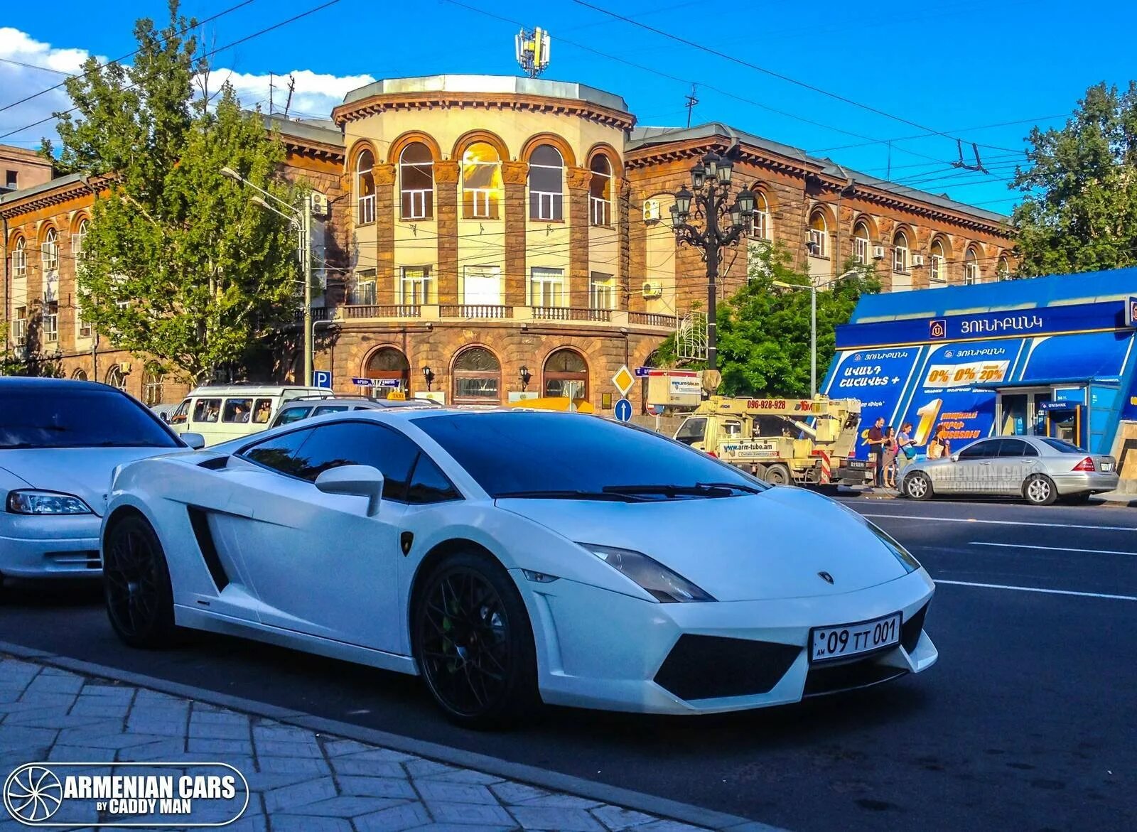 Какое авто из армении. Ламборджини в армении. армении крутые тачки. дорогие машины в армении. дорогие машины ереван.