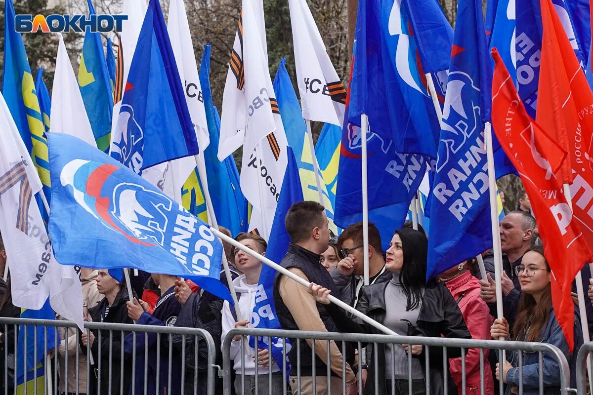 Митинги в Германии. Митинг в Волгограде. Митинг в Германии в поддержку Украины. Митинги в поддержку украины