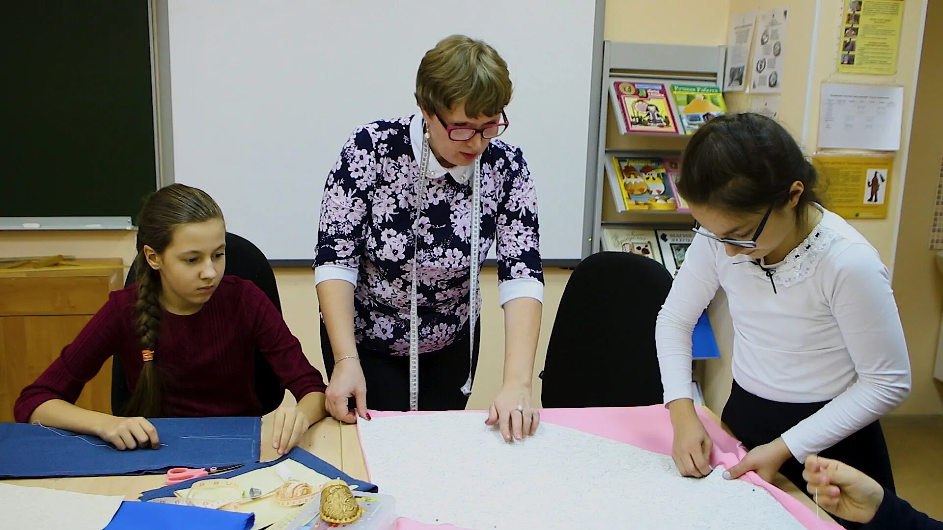 День открытых дверей в дополнительном образовании. Обучение дополнительное образование. Эмблема детского сада. Орион-р радужный официальный сайт. Презентация на родительское собрание радуга талантов в школе.