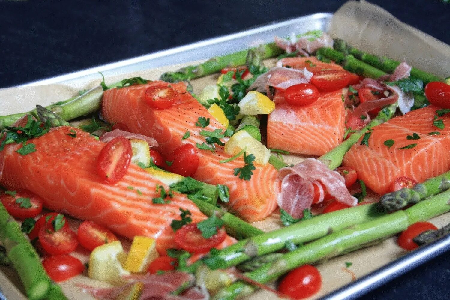 Форель чавыча слабосоленая. Форель клеопатра. Свежая семга рецепты. Салмон рыба. Форель фламбе.