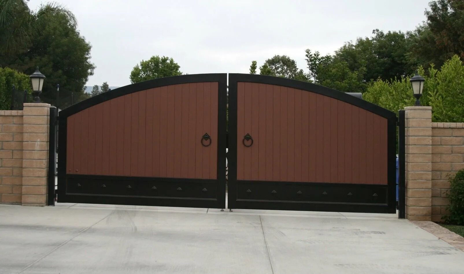 Вид ворота распашные. Ворота распашные 3570х3440мм. Автоматика на ворота. 5х2м. Вид ворота распашные.