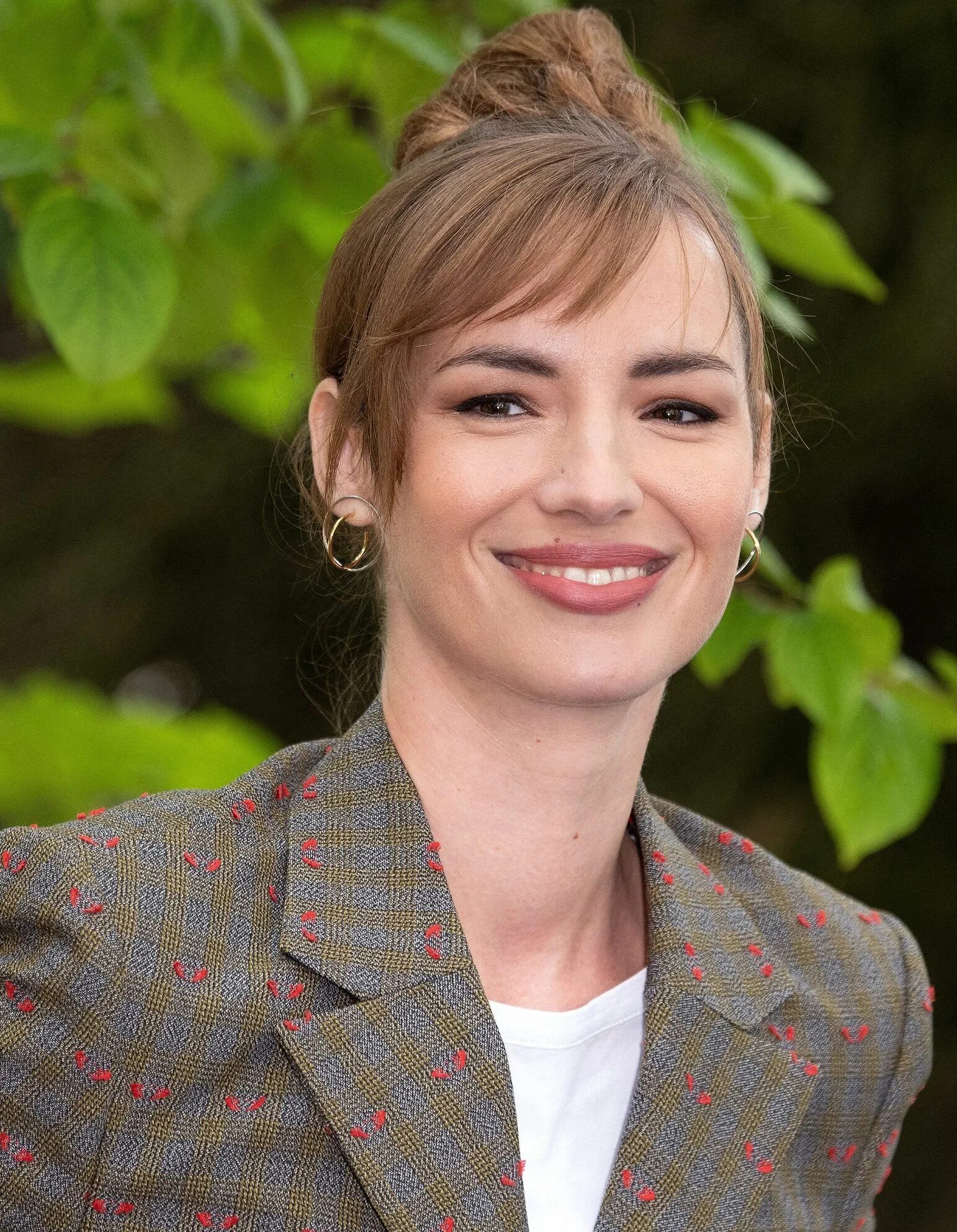 Louise. Луиз бургуан. актриса луиз бургуан. louise bourgoin 2025.