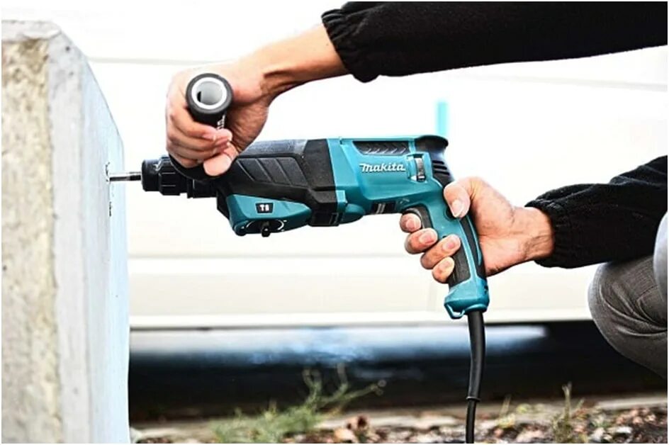 Взять перфоратор. Перфоратор SDS-Plus Makita hr2630. Перфоратор Макита СДС плюс. Перфоратор Макита hr2230. Перфоратор Makita HR 2630t комплектации.