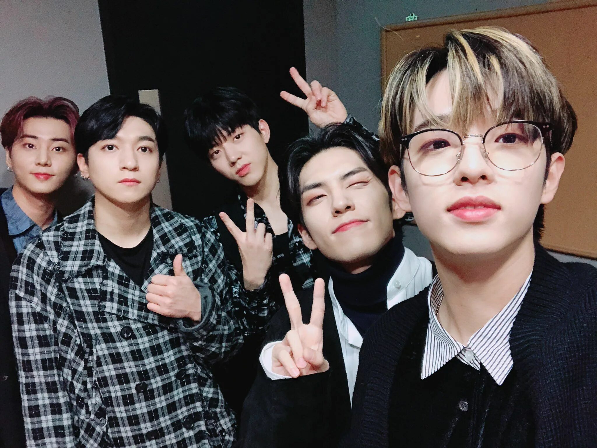 6 worst day 6. Группа day6. группа day6 участники. k pop группа day6. дэй 6 участники.