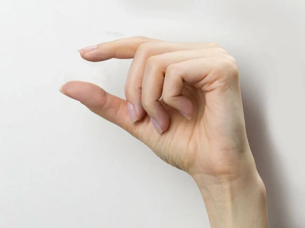 Маленькая рука держится за большую руку. Картинки которые держат руку отца. Картинка маленькая рука в большой руке. Малая рука. Ладонь ребенка.