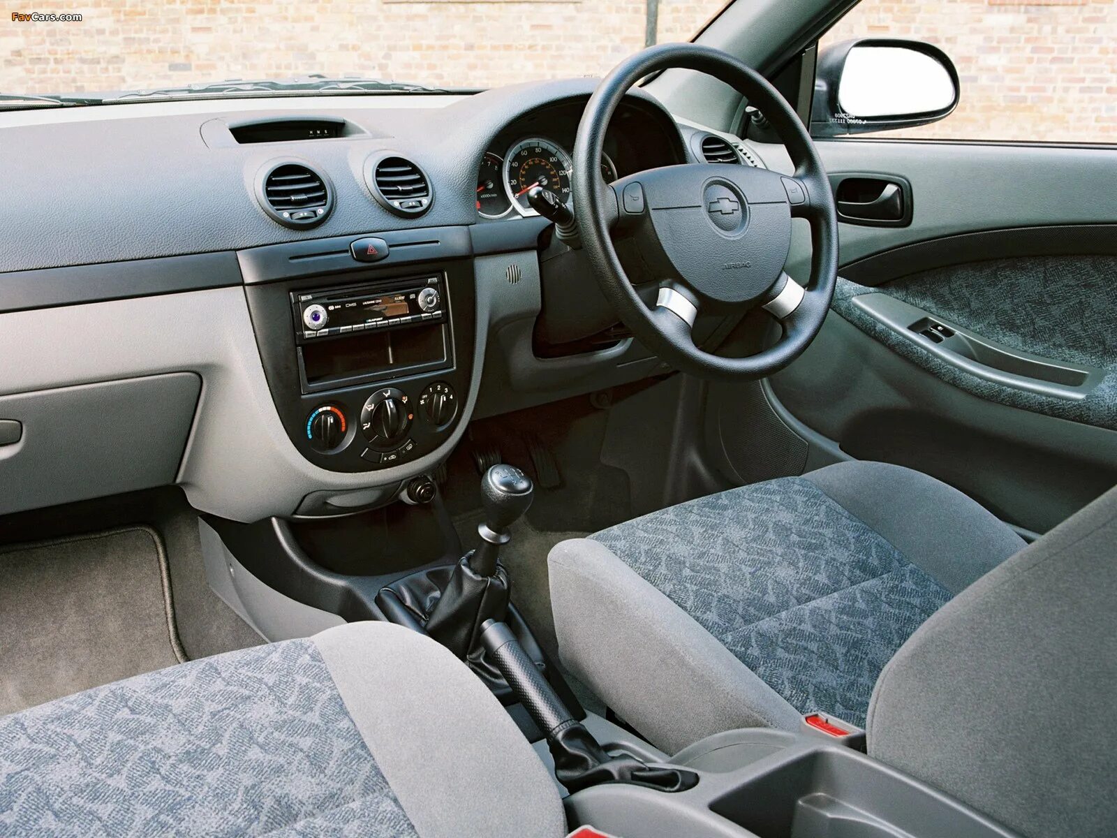 Шевроле лачетти салон фото. Chevrolet lacetti хэтчбек салон. chevrolet lacetti 2004 салон. chevrolet lacetti 2005 хэтчбек салон. шевроле лацетти торпеда.