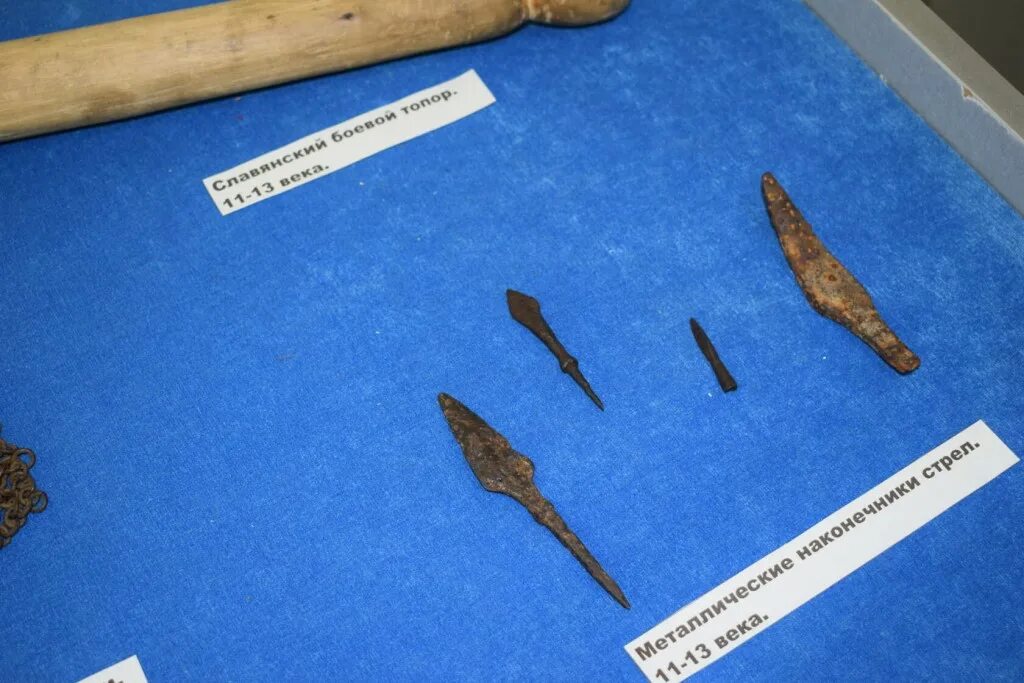 Тамбовский краеведческий музей археологические находки. Археологические находки которые представлены в его экспозиции. Тульский областной краеведческий музей зал археологии. Археологические находки которые представлены в его экспозиции. Краеведческий музей челябинск археологические находки.