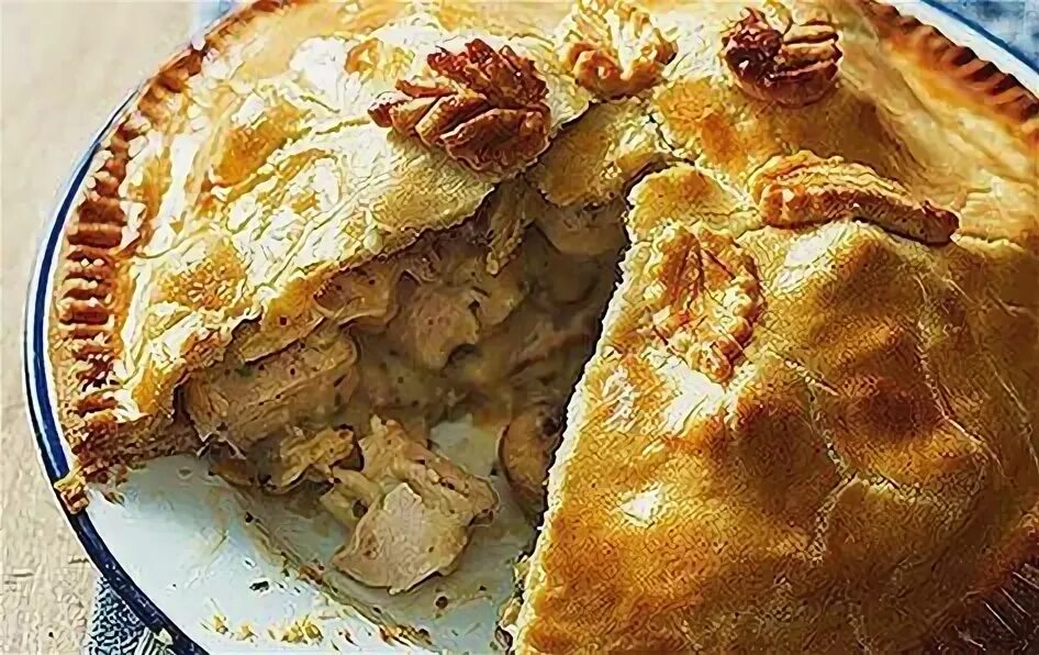 Тесто на курник рассыпчатое. Песочное тесто для курника. Тесто для курника. Курник. Курник песочное.