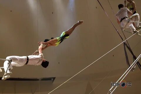 Flying trapeze