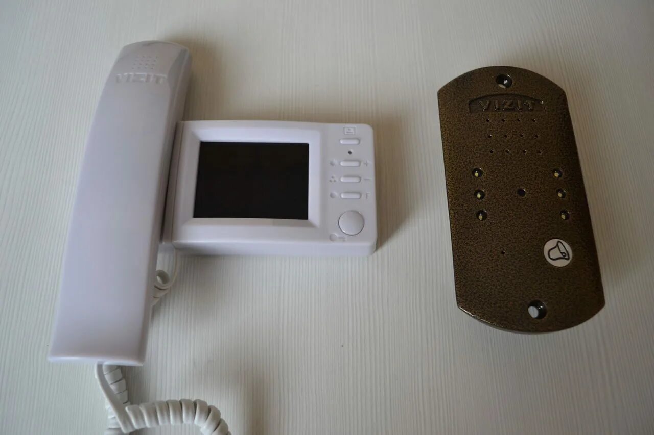 Расключение вызывной панели домофона. Мсц даксис модуль сопряжения с vizit. Видеомонитор для квартиры с подключением к подъездному домофону. Блок сопряжения для видеодомофона цифровой. Схема подключения видеодомофона к подъездному домофону.