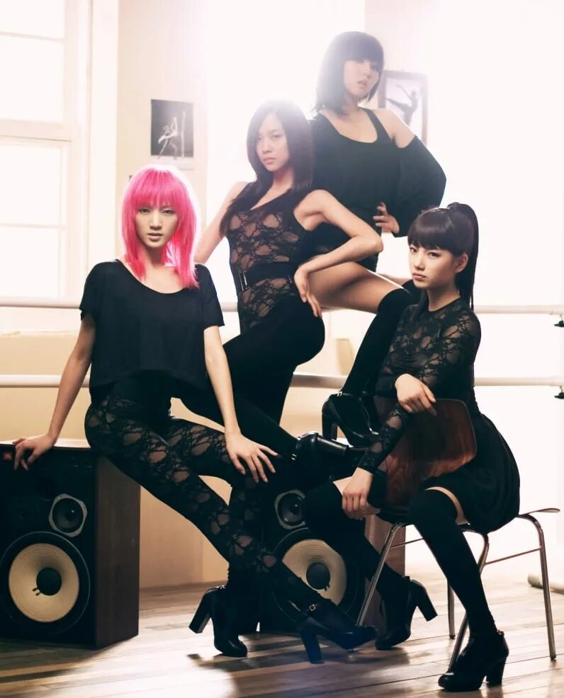 Группа bad girls. Miss a корейская группа. Miss a участницы. I miss a girl. Бан мин а.