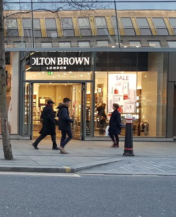 Browns london. Фото Чипсайд. Molton Brown London. Molton Brown London logo.