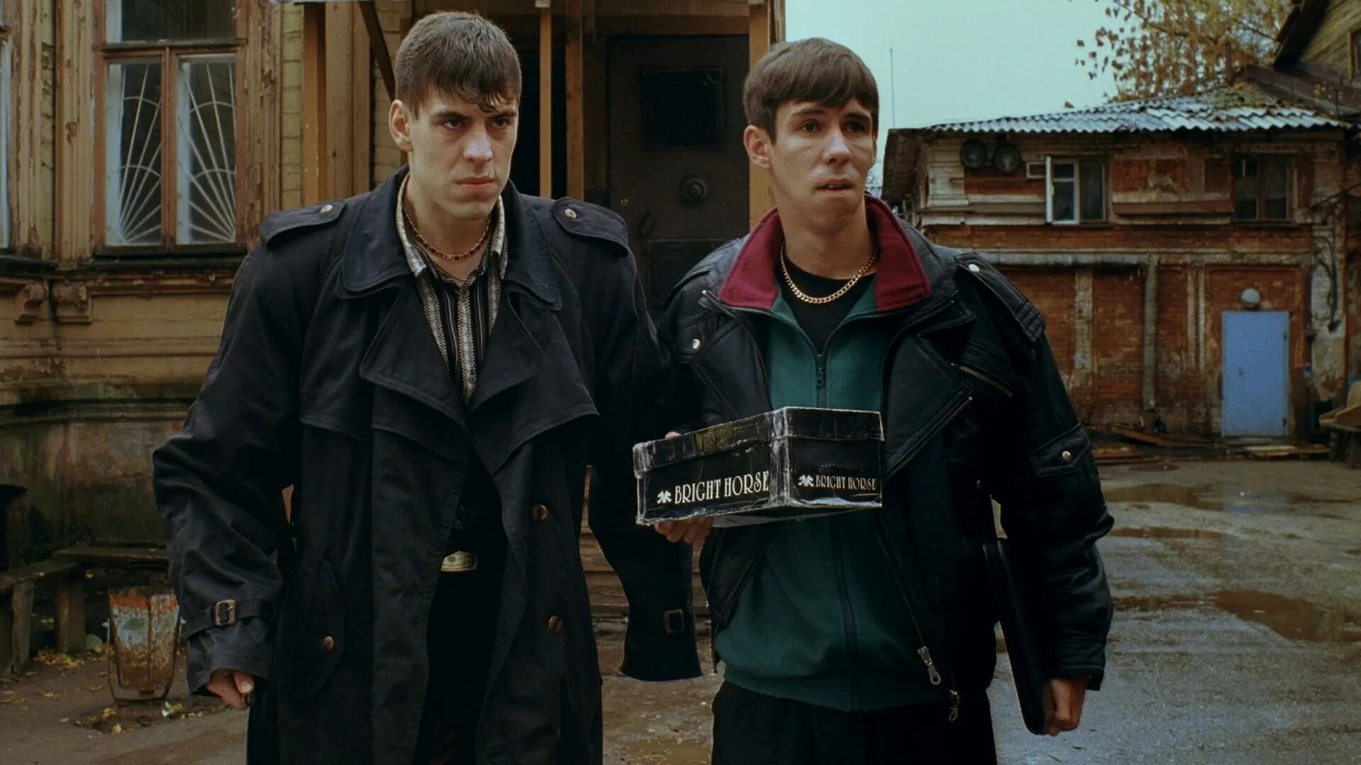 В каком городе снимали жмурки. Алексей балабанов жмурки 2005. алексей панин жмурки. дмитрий дюжев жмурки. сергей маковецкий жмурки.