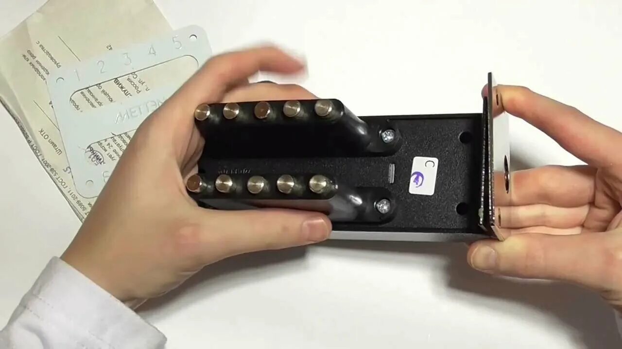 Как открыть кодовый замок в подъезде. Кодовый замок меттэм меттэм-зкп-2 02159. замок-защёлка меттэм кодовый зкп-2. замок гаражный кодовый гш079. замок кодовый механический зщк 069.