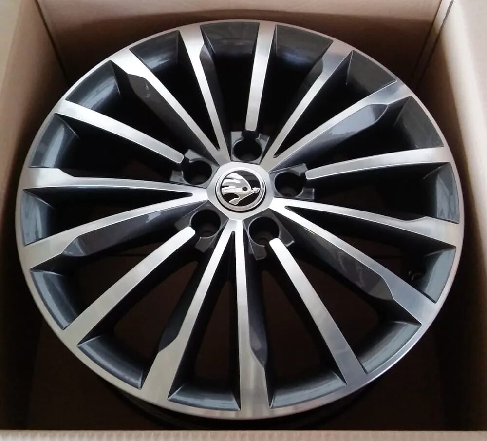 Диск кодиак 18. Диски skoda kodiaq trinity 18. диски trinity r18 skoda kodiaq. диски trinity r18 skoda. диски skoda kodiaq r17.