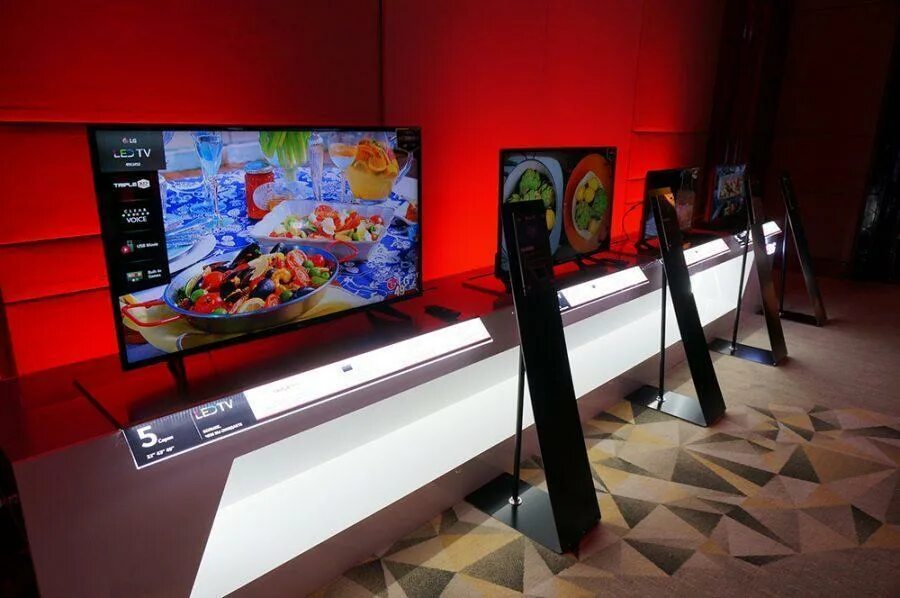 Телевизоры нового поколения. Телевизор LG 86 дюймов. Телевизор LG 86un85006la. LG UHD 2021. LG OLED 86.