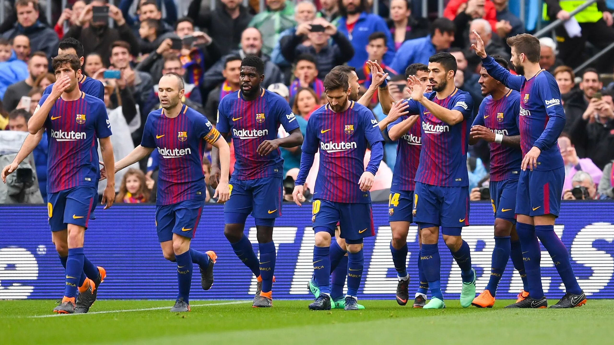 Barcelona week. Барселона реал обои. Чигринский барселона. Хорхе месси. Серхи роберто барселона.