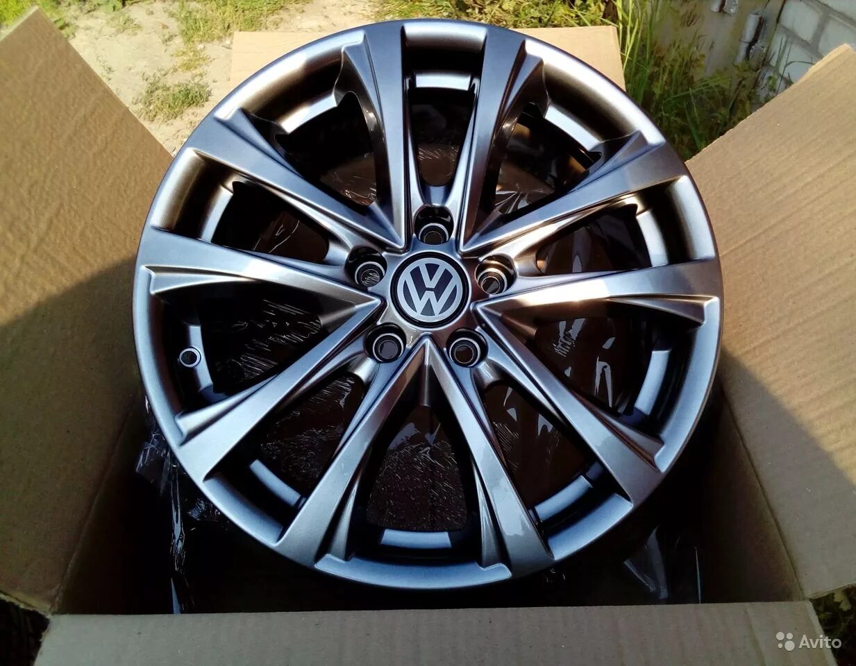 Диски фольксваген тигуан 16. Фольксваген тигуан на дисках r18. Диски тигуан r19. Оригинальные литые диски тигуан. Оригинальные диски фольксваген тигуан r17.