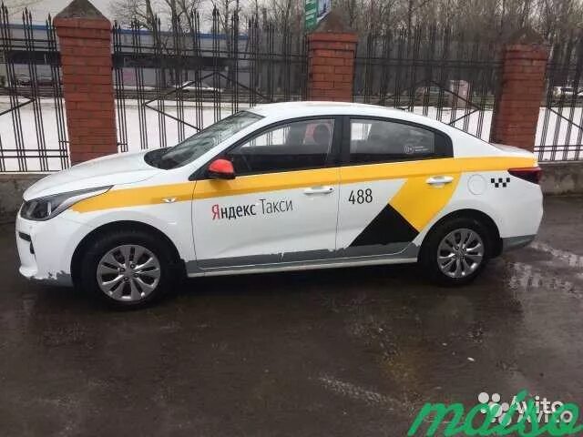 Авто под выкуп такси. Машина в аренду для такси с выкупом таксопарк. Kia Cerato 4 под такси. Машина на выкуп в такси.