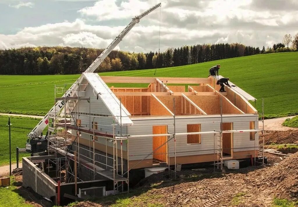 сэндвич панели дом. стройка домов. стройка коттеджа. строительный домик. каркасные постройки.