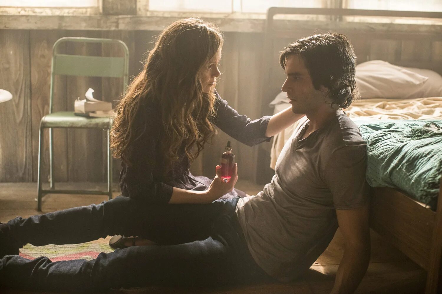 ведьмы ист-энда сериал поцелуй. ведьмы ист-энда сериал 2 сезон. ведьмы ист-энда сериал 2 сезон. открытие ведьм сериал. ведьмы ист-энда.