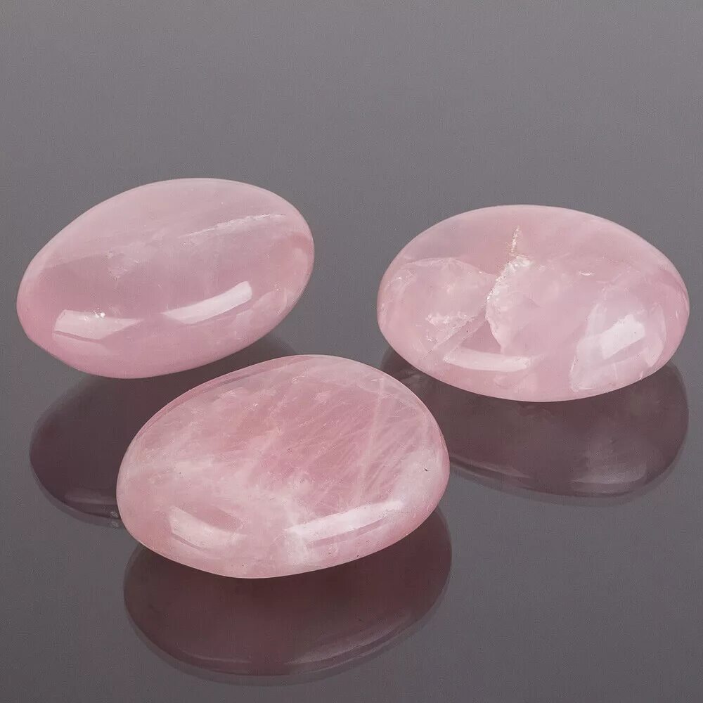 Розовый кварц галтовка. Кварц полудрагоценный камень. Мадагаскарский розовый кварц. Розовый кварц Обелиск.