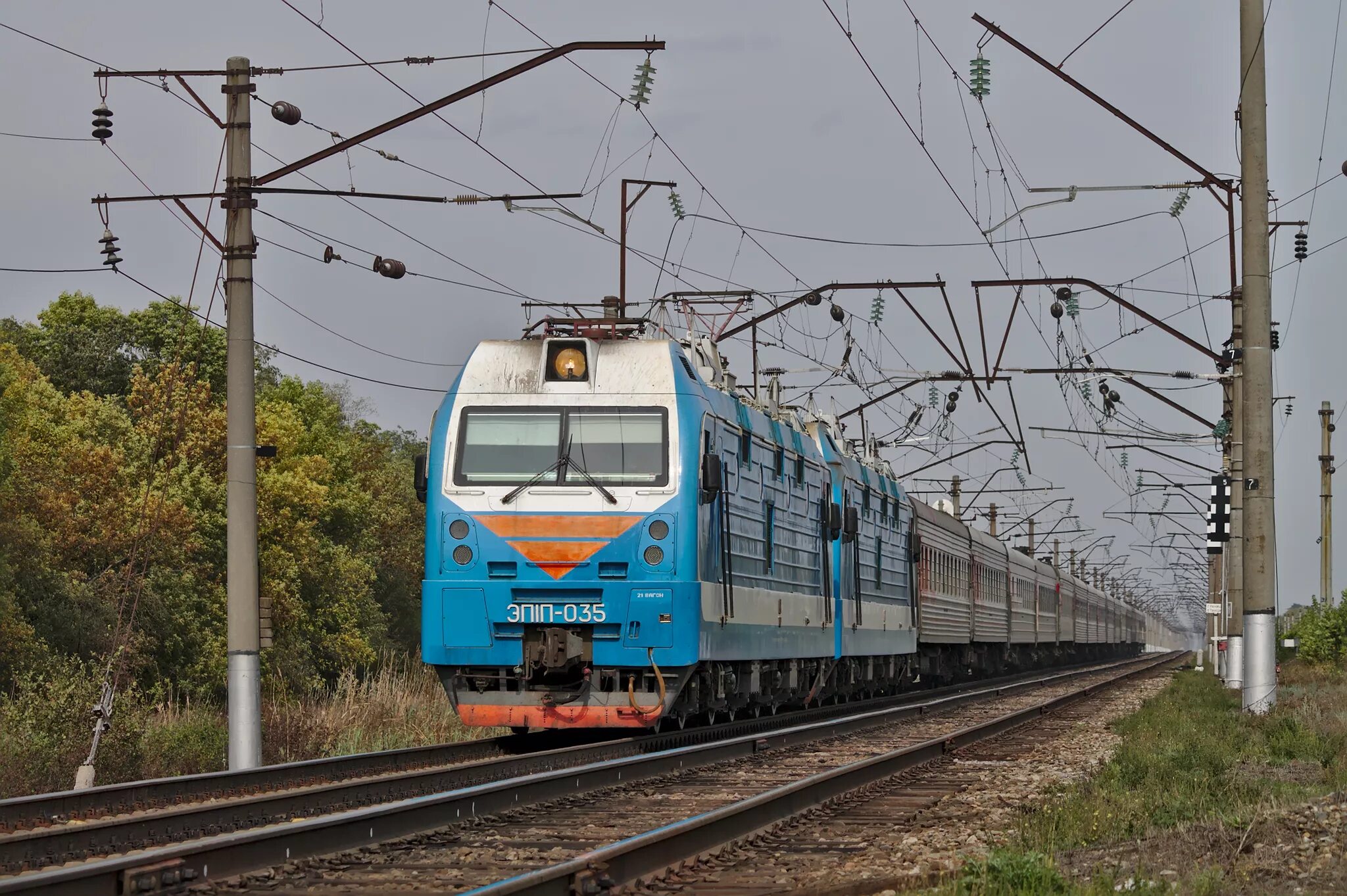 Спб владикавказ поезд. Эп1п 035. Эп1п. Санкт-Петербург Мариуполь поезд. Поезд 252 Владикавказ-Санкт-Петербург.