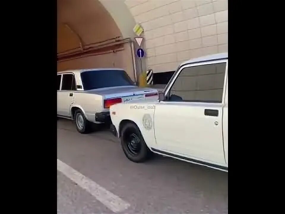 Ваз 21011. Включи ваз видео. Включи ваз видео. Бернаут на ваз 2107. Ваз 2107 криминал.