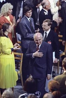 Горбачев нобелевская премия