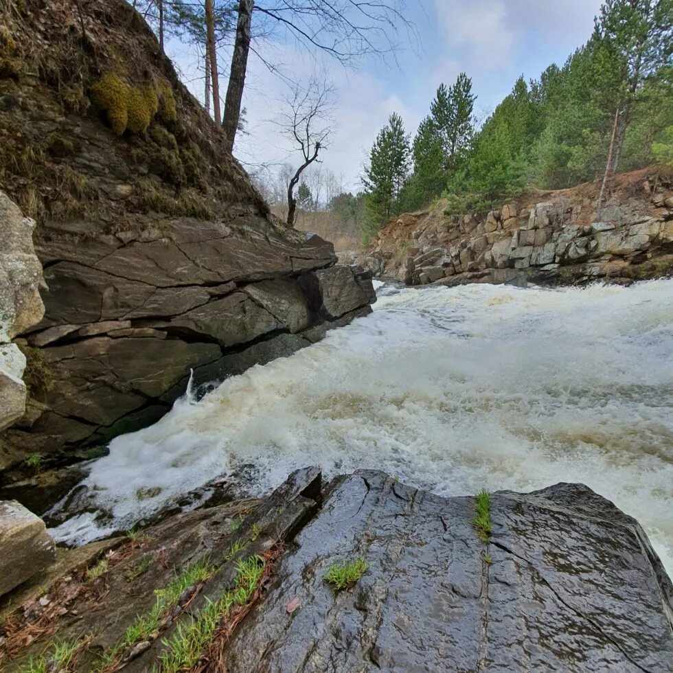 Южаковский водопад Свердловская область. Водопады в Южаково Нижний Тагил. Село Южаково Свердловской области водопад. Гилевский водопад Свердловской области.