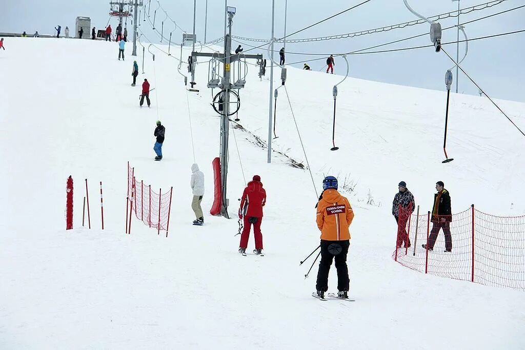 Хабарское нижегородская область горнолыжный курорт. Спортивная деревня нижний новгород. Пужалова гора склоны. Хабарское нижний новгород. Хабарское горнолыжный комплекс.